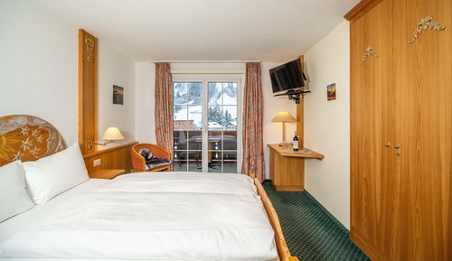 Habitación clásica doble, 1 cama doble, junto a la montaña