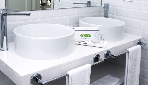 Habitación estándar con 1 cama doble o 2 individuales, accesible para personas con discapacidad