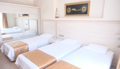 Habitación triple clásica