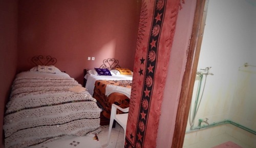 Triple Room, Multiple Beds, Private Bathroom (Figue)