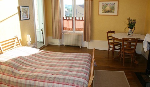 Habitación estándar con 1 cama doble o 2 individuales, baño privado (Tulipe)