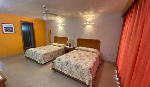 Habitación cuádruple estándar, 2 camas dobles