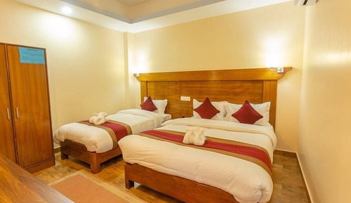 Habitación triple Deluxe, balcón