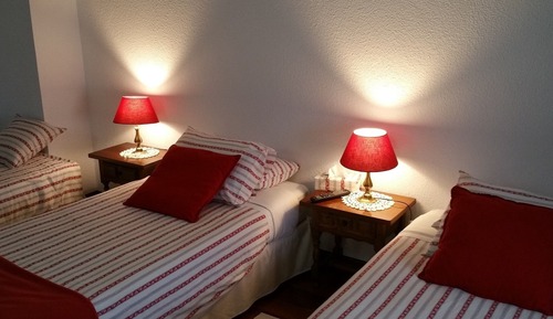 Standard Triple Room, Private Bathroom (6)