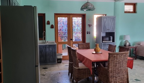 Suite estudio exclusiva, 1 cama de matrimonio grande, vistas al jardín