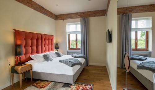 Apartment in the Palace with a view of the lake