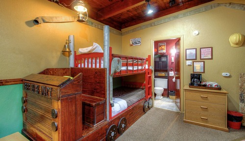 Cabaña familiar, varias camas, cocina básica, vistas a la montaña (pets not allowed)