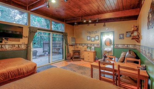 Cabaña familiar, varias camas, cocina básica, vistas a la montaña (pets not allowed)