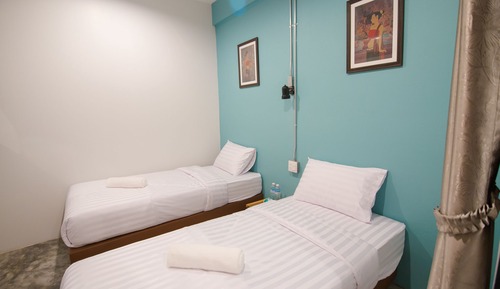 Standard Twin Room with Shared Bathroom