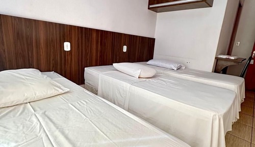 Quarto Triplo com ar