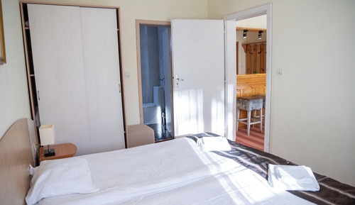 Apartamento (3 adults & 1 child)