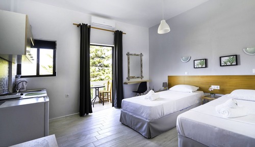 Habitación básica con 1 cama doble o 2 individuales