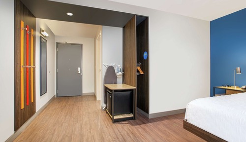 Habitación, 1 cama de matrimonio grande, accesible para personas con discapacidad, bañera