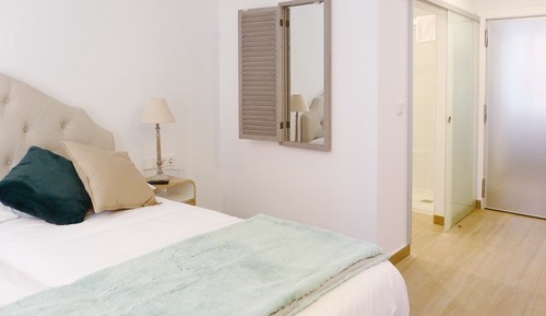 Habitación doble superior, balcón (San Mamés)