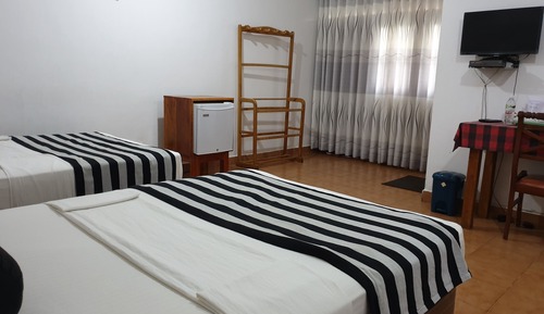 Habitación estándar con 1 cama doble o 2 individuales, varias camas, no fumadores