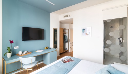 Habitación de diseño con 1 cama doble o 2 individuales, vistas al mar