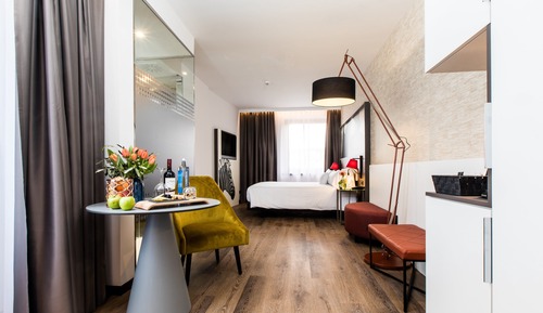 Habitación superior, vistas a la ciudad (Space)