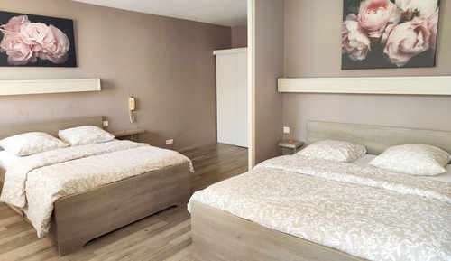 Habitación con 2 camas individuales