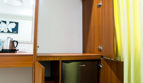 Deluxe Plus Twin Room, 2 Twin Beds, Accessible, Refrigerator