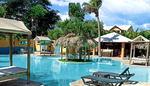 Estudio Confort, 2 camas de matrimonio, no fumadores, vistas a la piscina