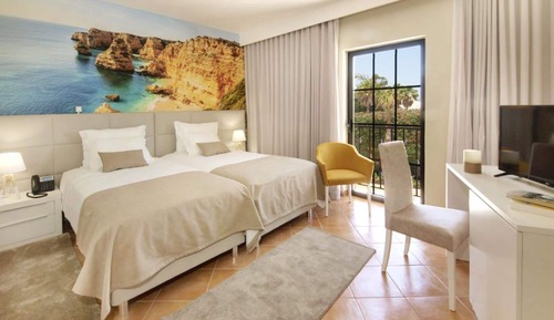 Habitación estándar con 1 cama doble o 2 individuales