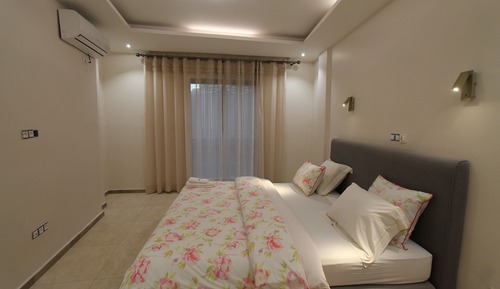 Apartamento ejecutivo, 1 cama de matrimonio grande, terraza