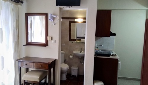 Estudio familiar, 2 camas dobles, vistas a la ciudad