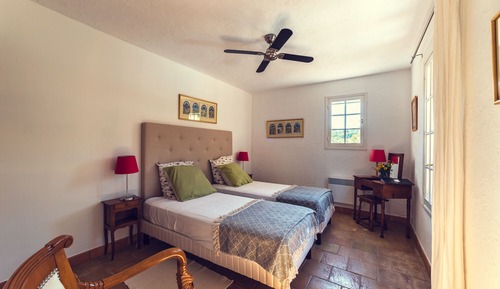 Habitación doble superior, baño privado, vistas a la piscina