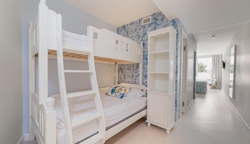 Family Room 31m² Courtyard/Park View with Balcony