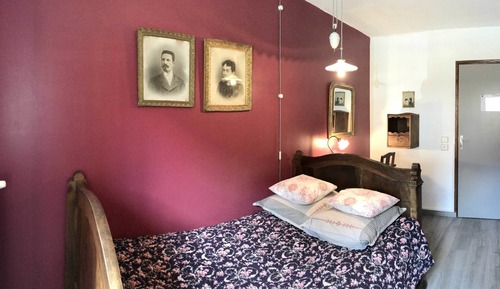 Habitación individual clásica, baño compartido, vistas al jardín (Les grands parents)