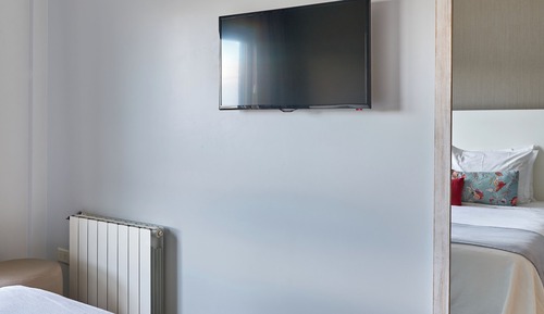 Apartamento superior, vistas parciales al mar