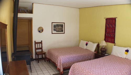 Habitación básica, 2 camas dobles, accesible para personas con discapacidad, vistas a la montaña
