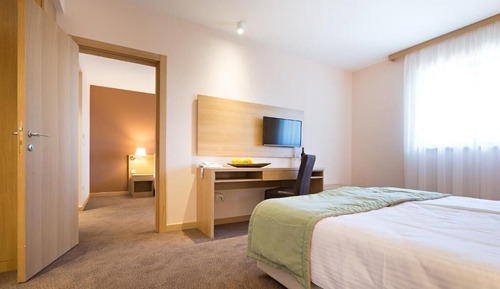 Habitación familiar con 2 camas individuales