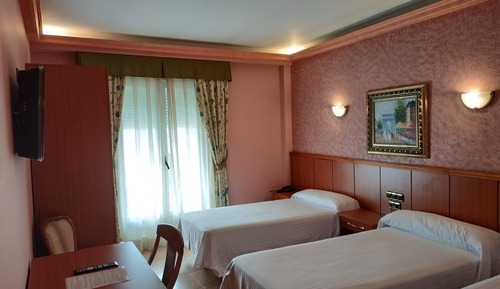 Habitación triple, 3 camas individuales, no fumadores, vistas a la ciudad