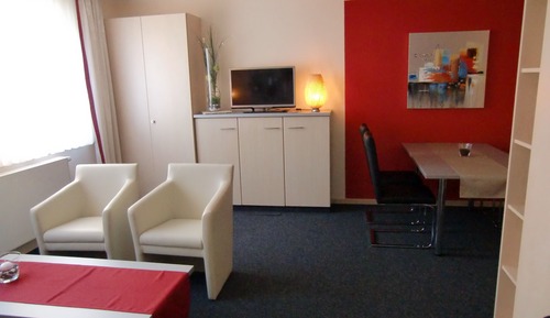 Apartamento exclusivo, 1 cama de matrimonio, cocina, planta baja (300m from main building)