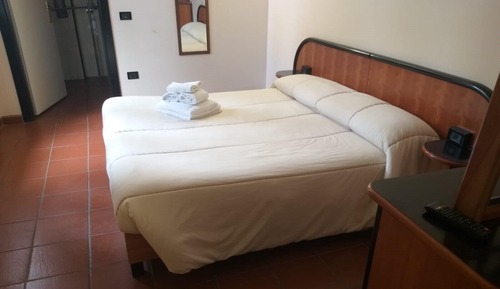 Habitación con 1 cama doble o 2 individuales