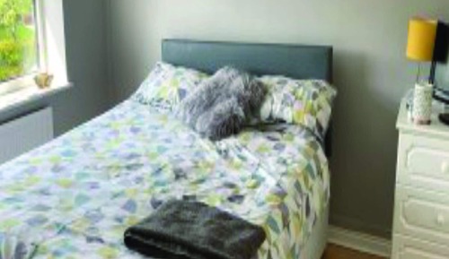 Habitación básica doble, 1 cama doble, no fumadores, baño compartido