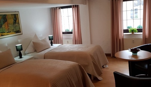 Habitación cuádruple estándar, baño privado (Zimmer 20)