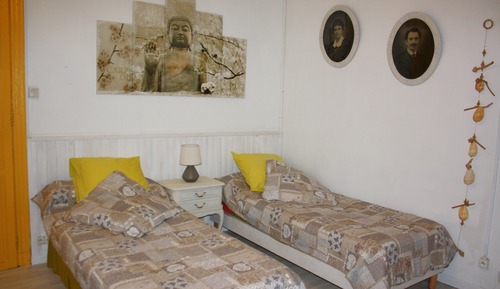 Habitación con 2 camas individuales