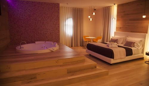 Suite de lujo, vistas a la piscina