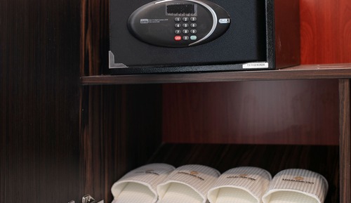 Deluxe Family Suite with Terrace