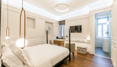 Suite (Petite)