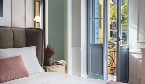 Suite (Elegant, Partial Acropolis View)