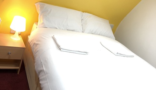 Habitación clásica doble, 1 cama doble, no fumadores, baño privado