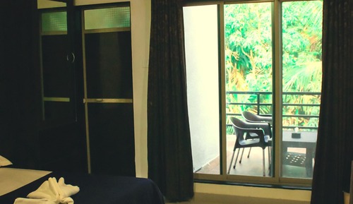 Habitación familiar, vistas al jardín