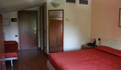 Habitación triple económica (Penthouse)