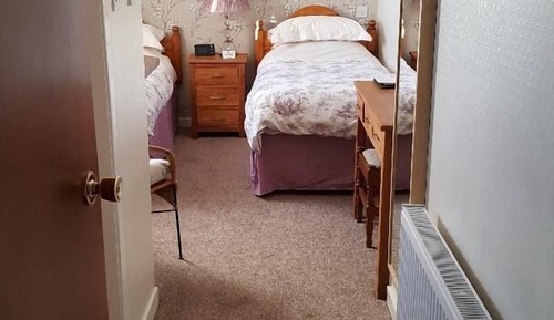 Habitación estándar con 2 camas individuales, vistas al jardín