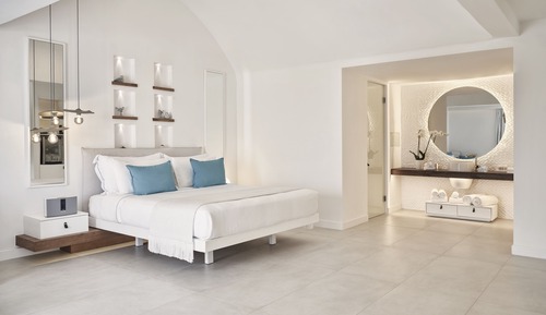 Luxury Suite with Jet Tub and Sea View