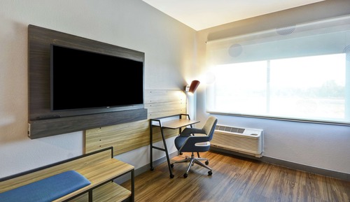 Habitación, 1 cama de matrimonio grande (Mobility & Hearing, Roll-in Shower)