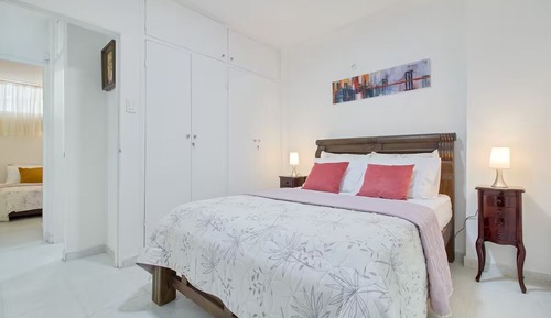 Apartamento clásico, 2 habitaciones, cocina básica